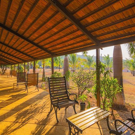 V Resorts Mahua Bagh Murud Nāndgaon Екстериор снимка