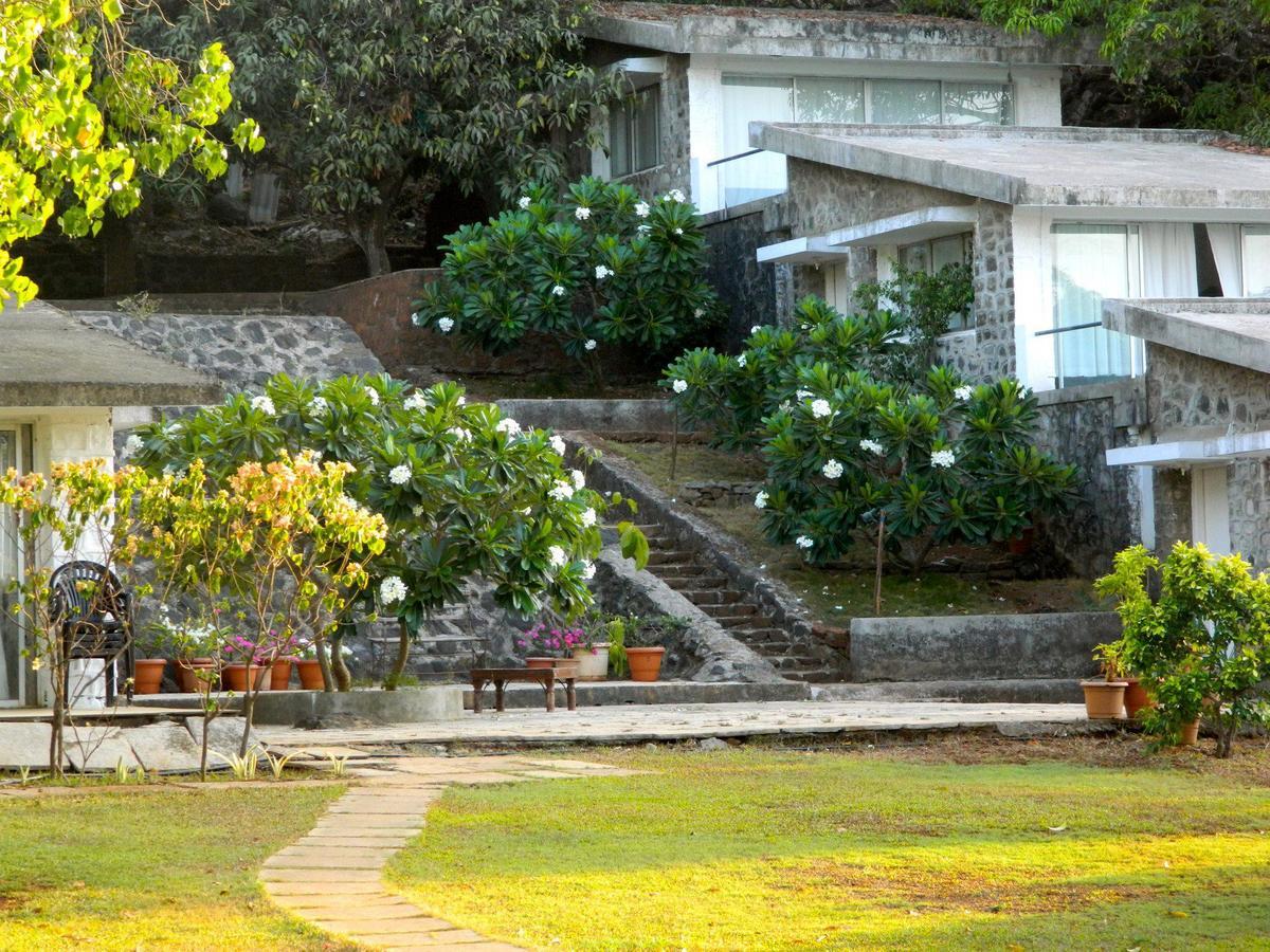 V Resorts Mahua Bagh Murud Nāndgaon Екстериор снимка