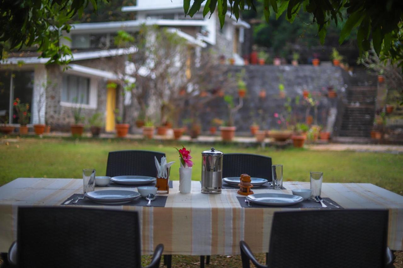 V Resorts Mahua Bagh Murud Nāndgaon Екстериор снимка