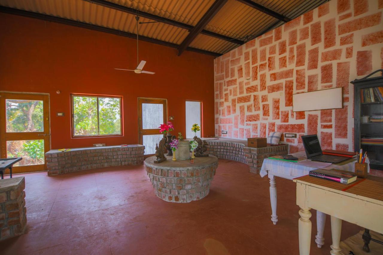 V Resorts Mahua Bagh Murud Nāndgaon Екстериор снимка